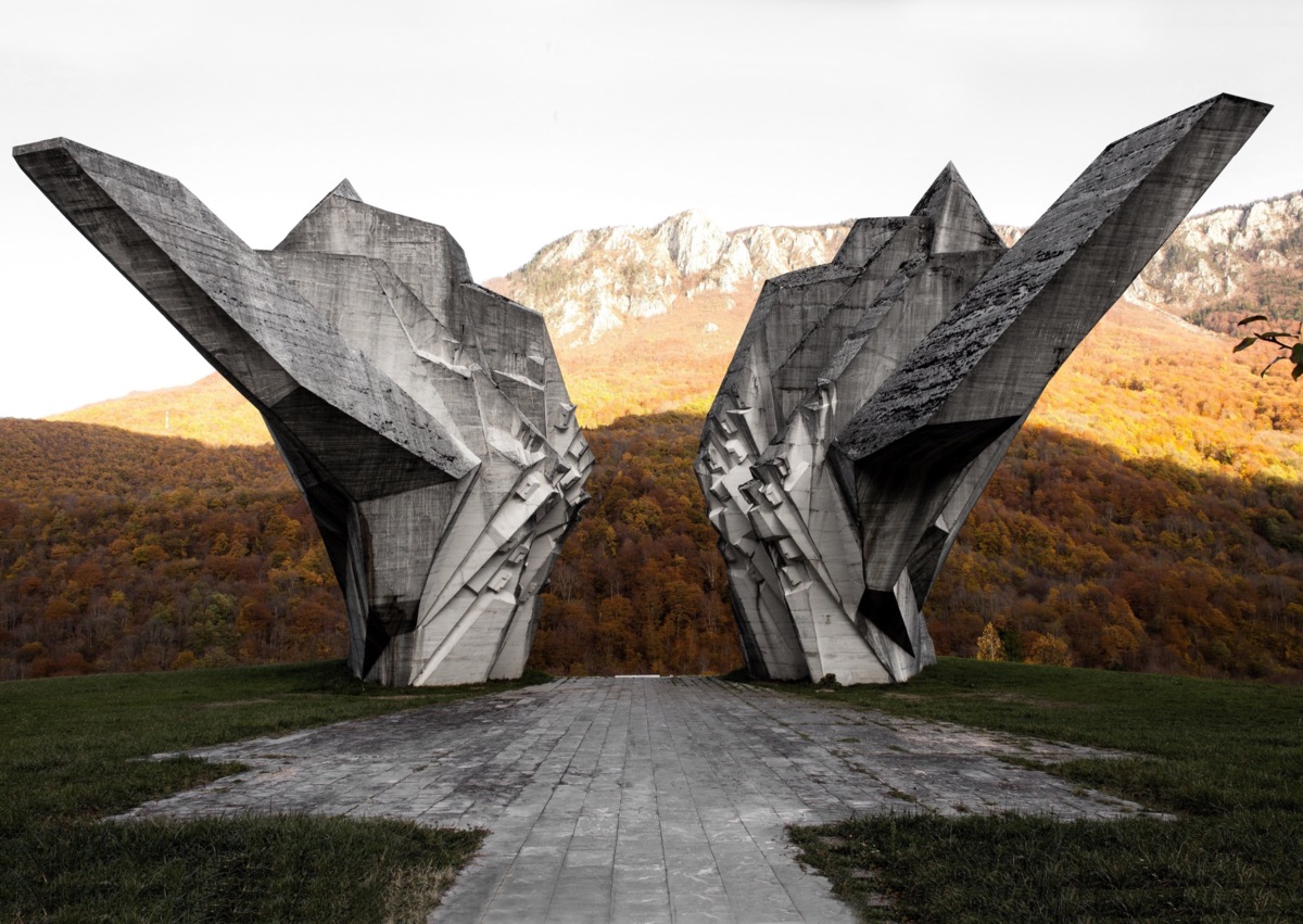 10-monument-in-tjentiste-bosnia-2013-photo-by-onno-kamer-1200